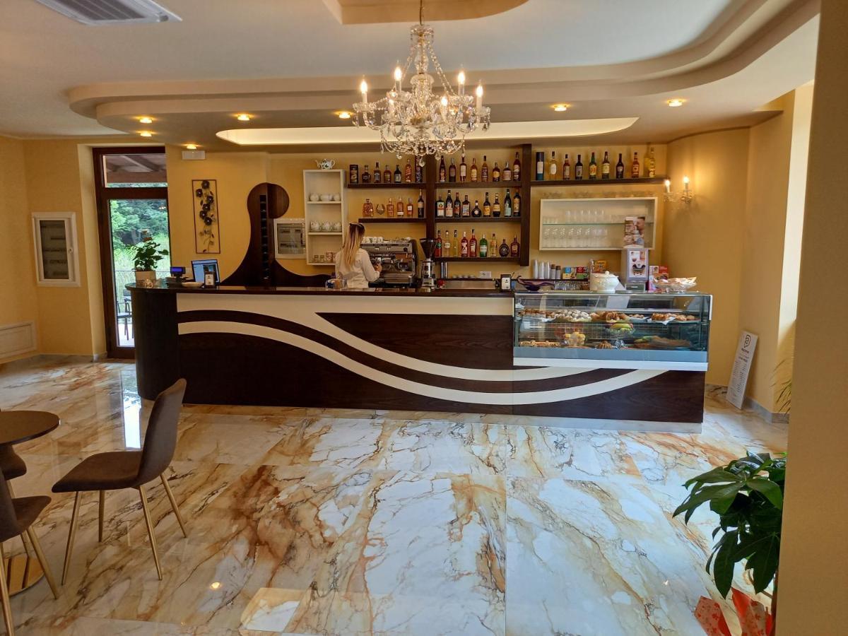 Hotel Ristorante Villa Terry Lauria Inferiore Ngoại thất bức ảnh