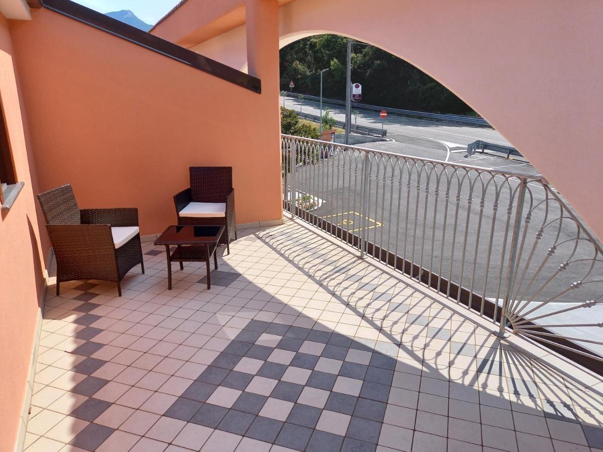Hotel Ristorante Villa Terry Lauria Inferiore Ngoại thất bức ảnh